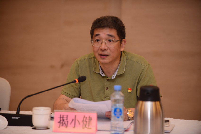 银河娱乐
党委书记、董事长揭小健表态发言_副本.jpg